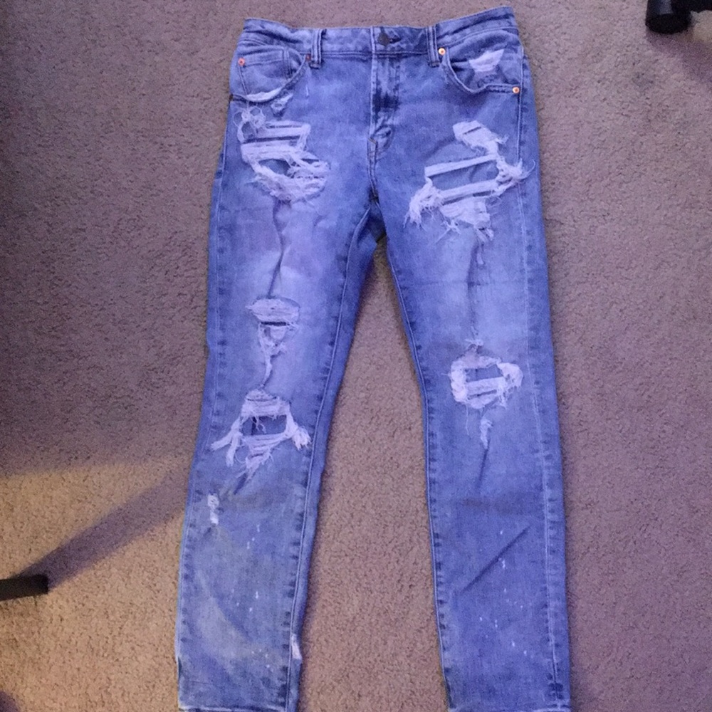 Ripped American Eagle jeans. (32w32L